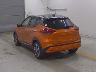 NISSAN KIX 2022