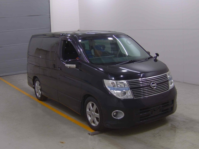 NISSAN ELGRAND 2010