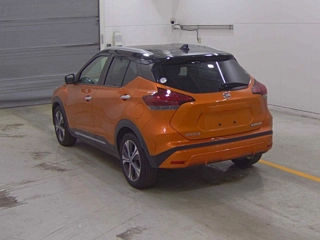 NISSAN KIX 2022
