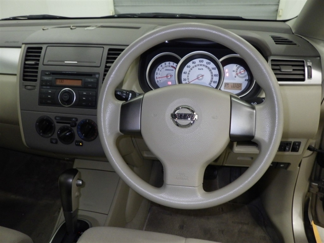 NISSAN TIIDA 2008
