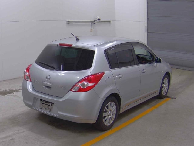 NISSAN TIIDA 2011