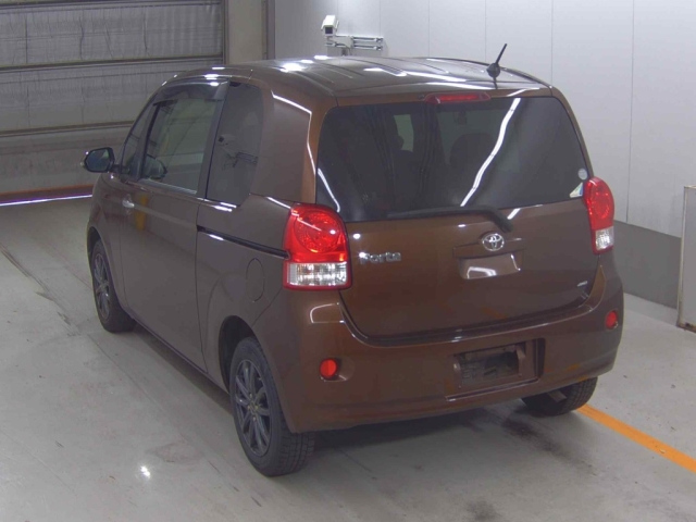 TOYOTA PORTE 2016