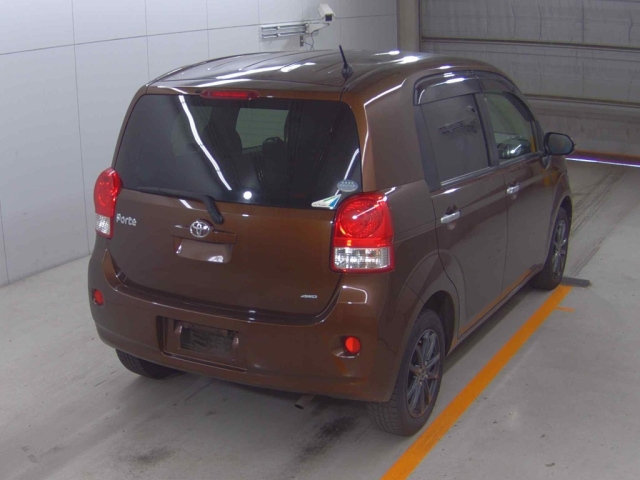 TOYOTA PORTE 2016