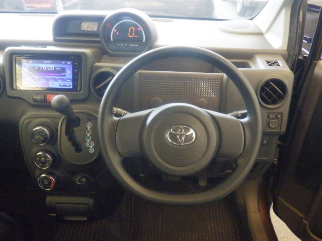 TOYOTA PORTE 2016