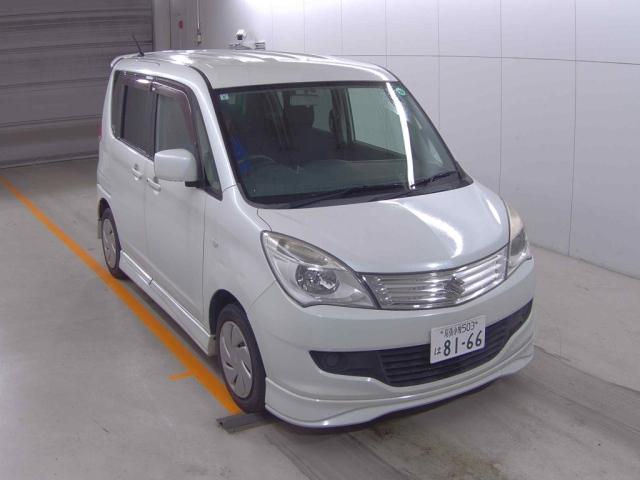 SUZUKI SOLIO 2013