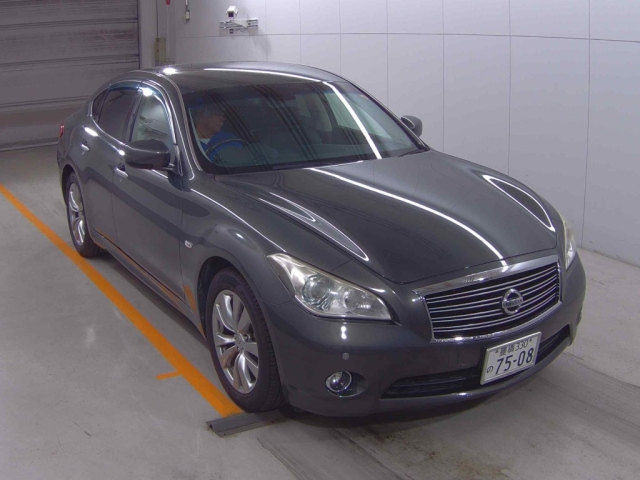 NISSAN FUGA 2013