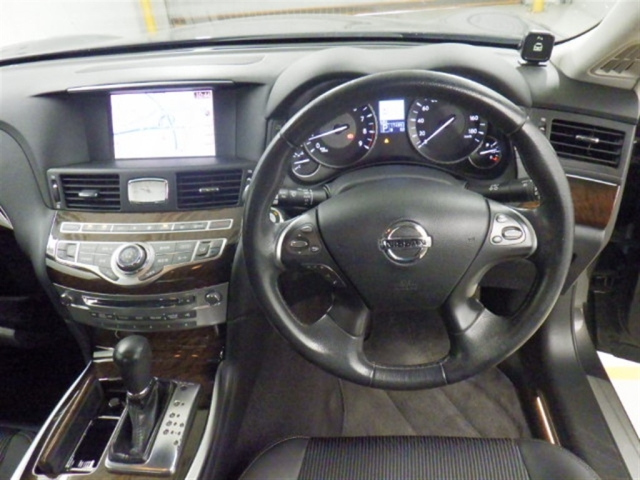 NISSAN FUGA 2013