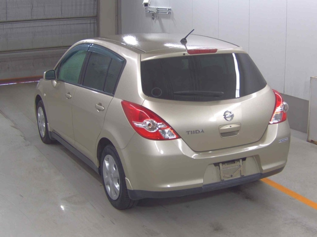 NISSAN TIIDA 2012