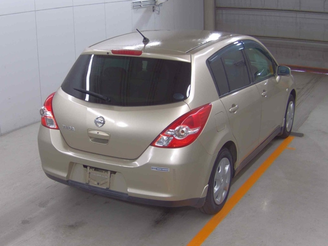NISSAN TIIDA 2012