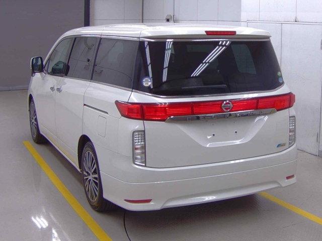 NISSAN ELGRAND 2010