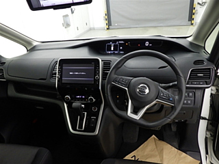 NISSAN SERENA 2017