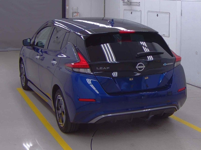 NISSAN LEAF 2022
