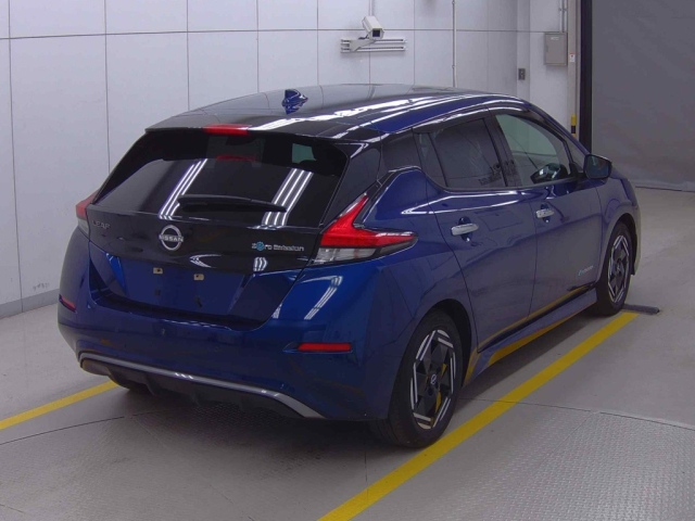 NISSAN LEAF 2022
