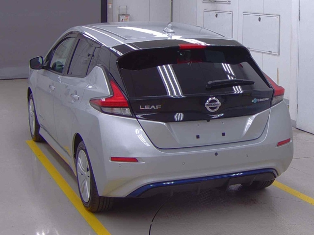 NISSAN LEAF 2021