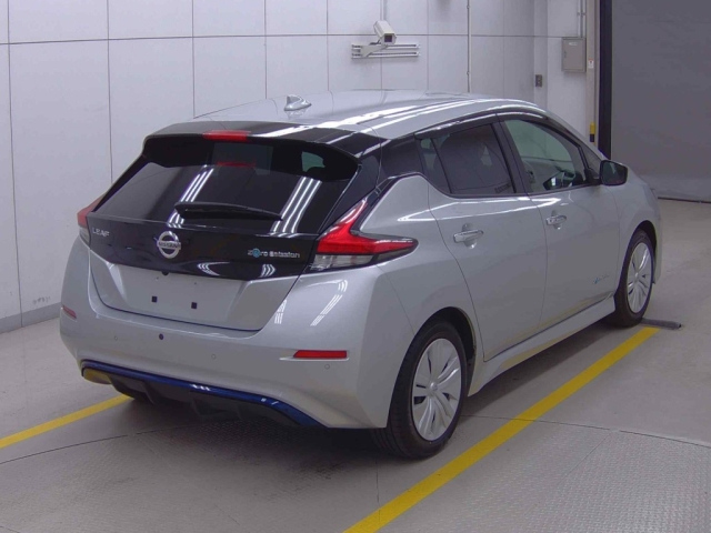 NISSAN LEAF 2021