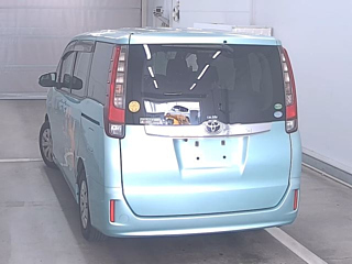 TOYOTA NOAH 2014