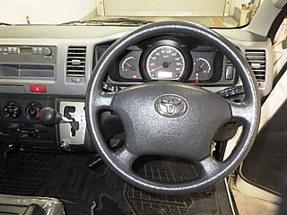 TOYOTA HIACE VAN 2013