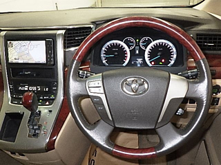 TOYOTA VELLFIRE 2010