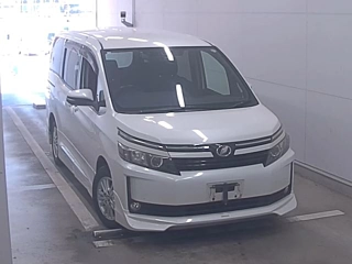 TOYOTA VOXY 2014