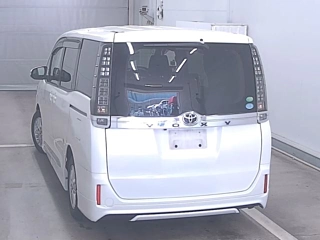 TOYOTA VOXY 2014