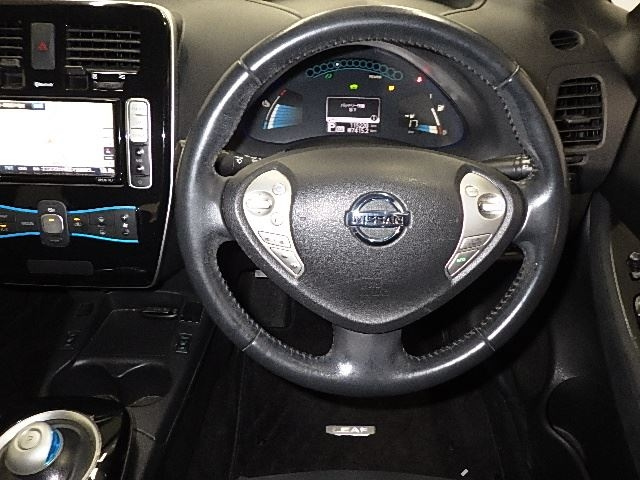 NISSAN LEAF 2014
