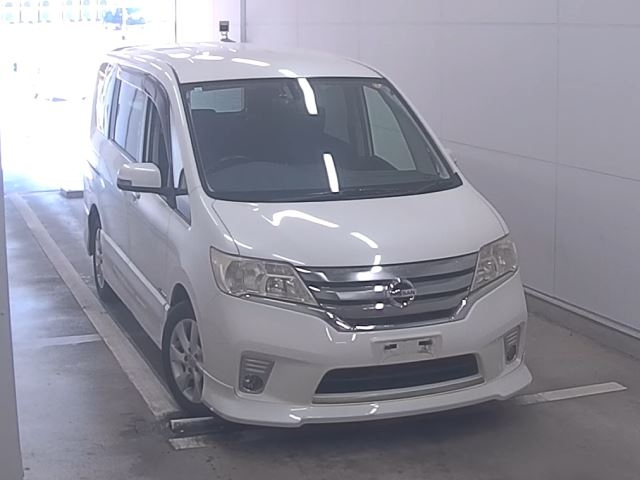 NISSAN SERENA 2013