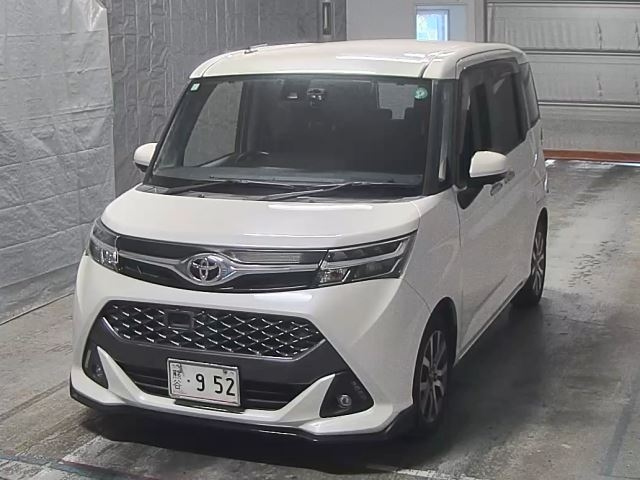 TOYOTA TANK 2017