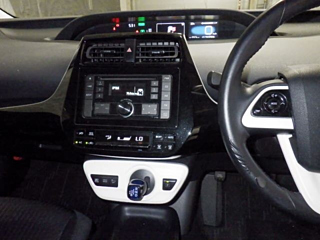 TOYOTA PRIUS 2018