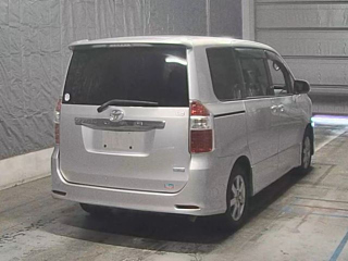 TOYOTA NOAH 2008