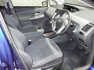 TOYOTA PRIUS ALPHA 2014