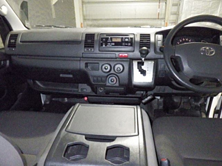 TOYOTA HIACE VAN 2018
