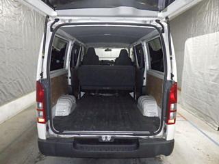 TOYOTA HIACE VAN 2018
