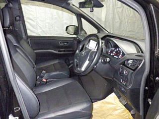 TOYOTA NOAH 2017