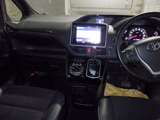 TOYOTA NOAH 2017