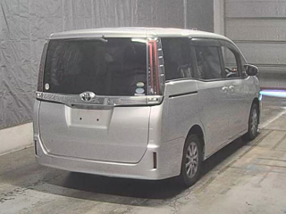 TOYOTA NOAH 2018