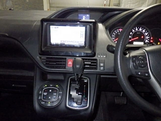 TOYOTA NOAH 2018