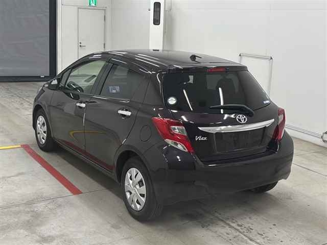 TOYOTA VITZ 2016