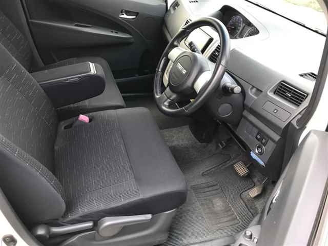 DAIHATSU MOVE 2012