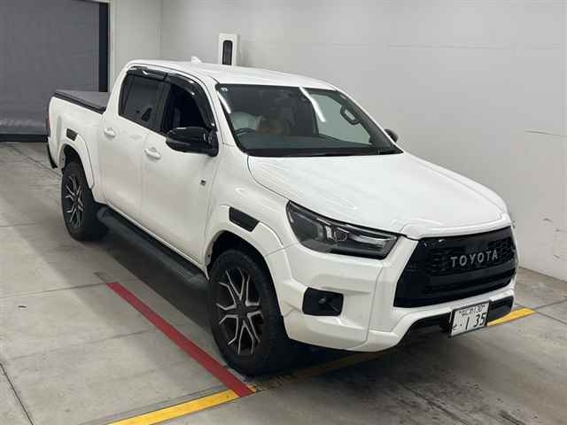 TOYOTA HILUX 2022
