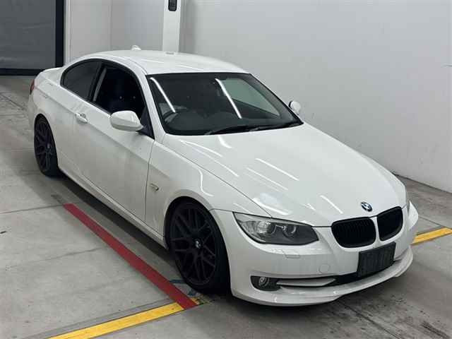 BMW 3 SERIES 2011