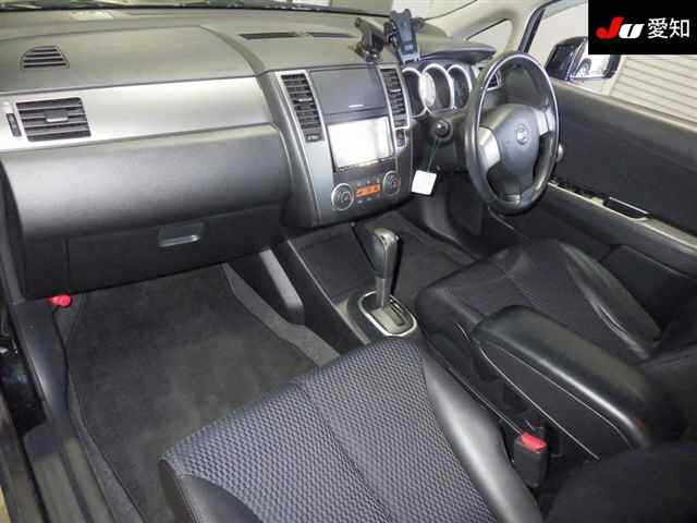 NISSAN TIIDA 2010