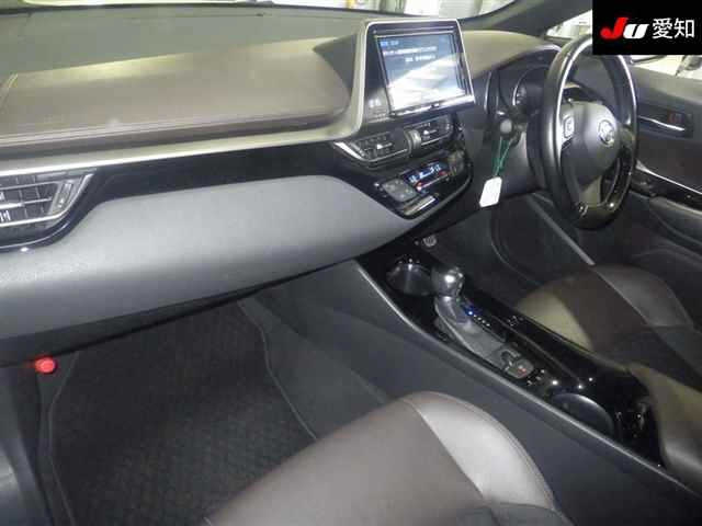 TOYOTA C-HR 2017