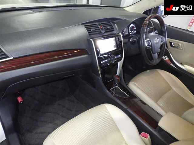 TOYOTA PREMIO 2016