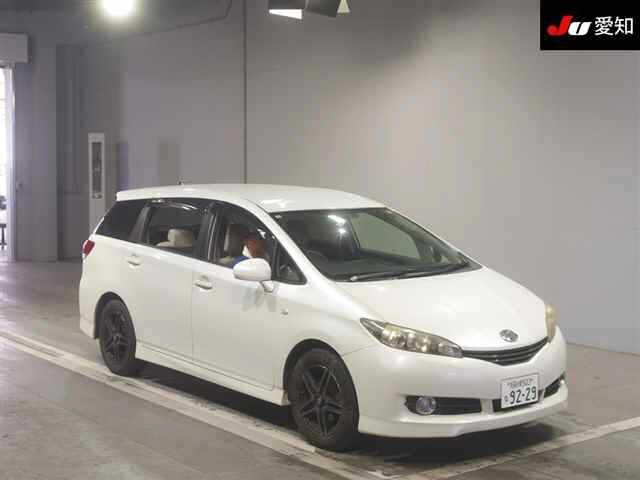 TOYOTA WISH 2010