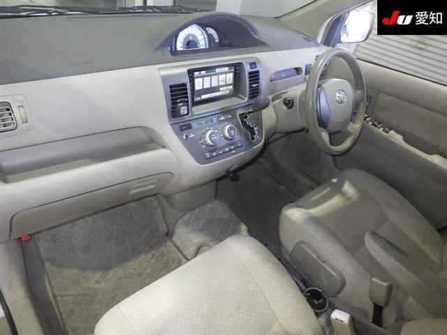 TOYOTA RAUM 2008