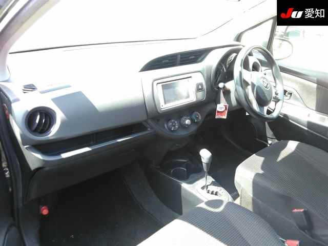TOYOTA VITZ 2014