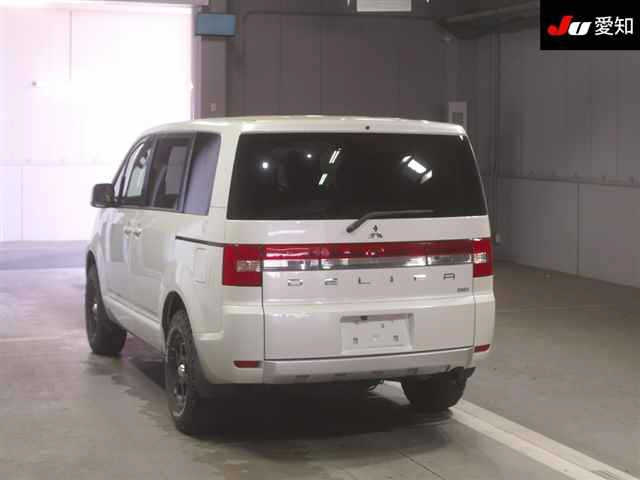 MITSUBISHI DELICA D5 2017