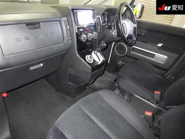 MITSUBISHI DELICA D5 2017