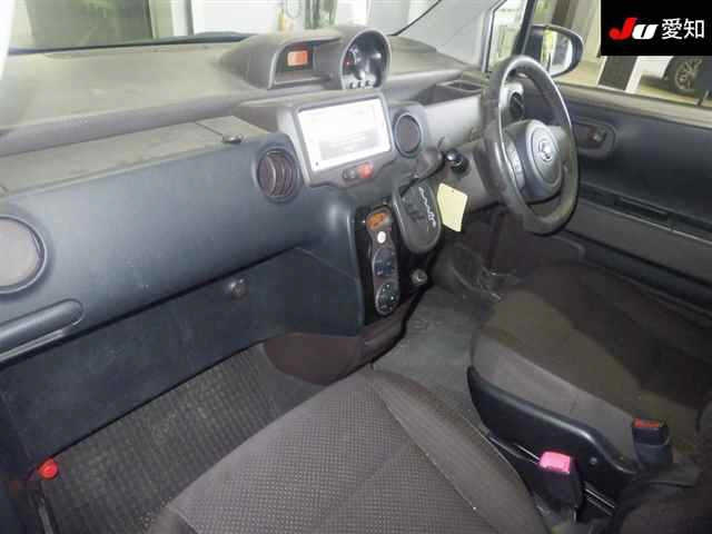 TOYOTA PORTE 2013
