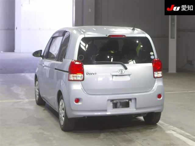 TOYOTA PORTE 2013